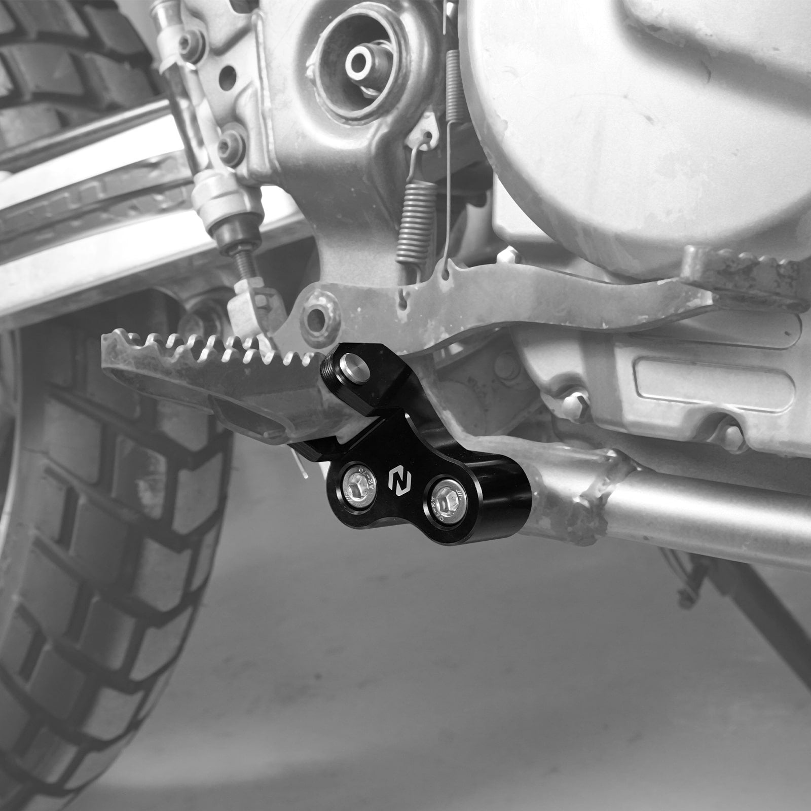 Pair Lowered Footpeg Brackets For Suzuki DR650S DR650SE 1996-2024